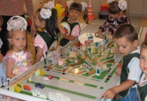 Настольно-напольная игра (магнитно-маркерный макет) "Азбука дорог" + комплект тематических магнитов - «globural.ru» - Саранск